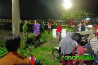 Balita 3,5 Tahun di Surabaya Hilang Usai Tercebur ke Selokan Saat Mandi Hujan